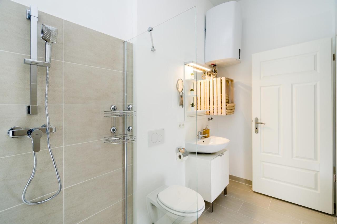 The Lohmeyerstr Hh, 2 Bed Rooms Up To 5 People Берлин Экстерьер фото